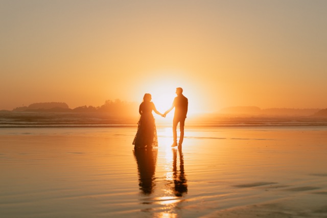 Golden hour elopement portrait in the Sea to Sky
